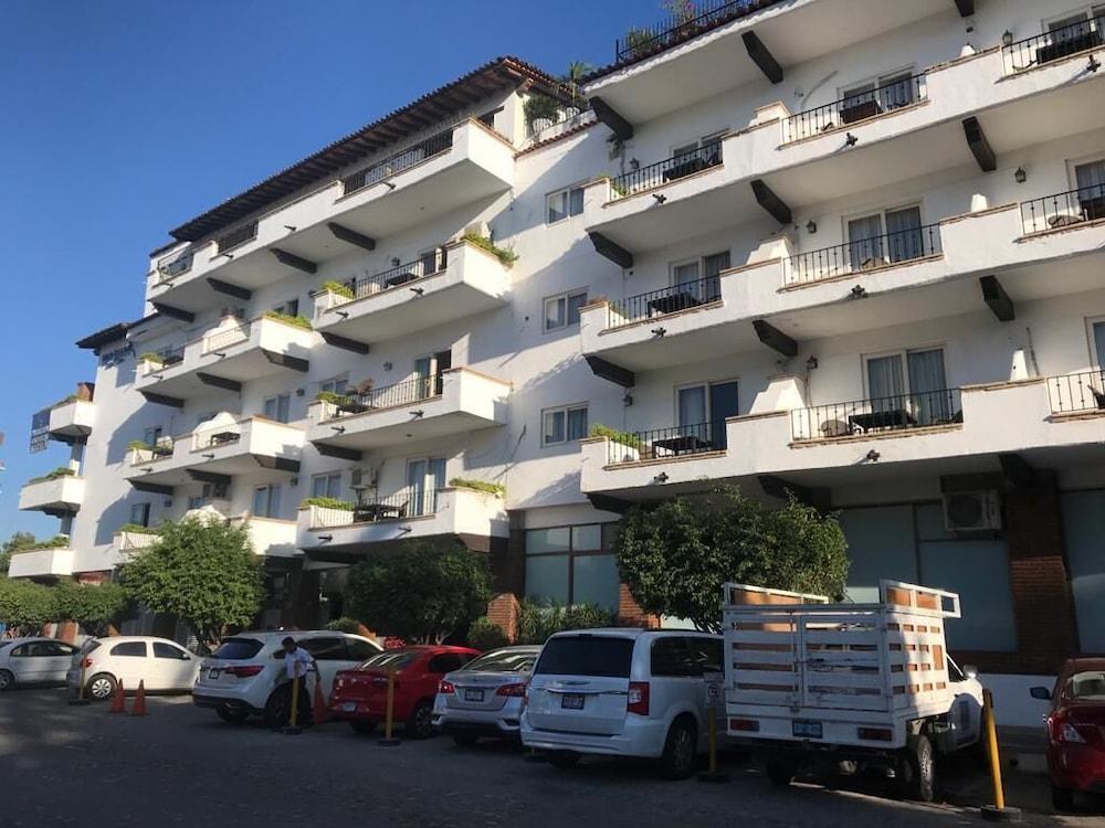 Hotel Suites Mar Elena (Adults Only) بويرتو فالارتا المظهر الخارجي الصورة
