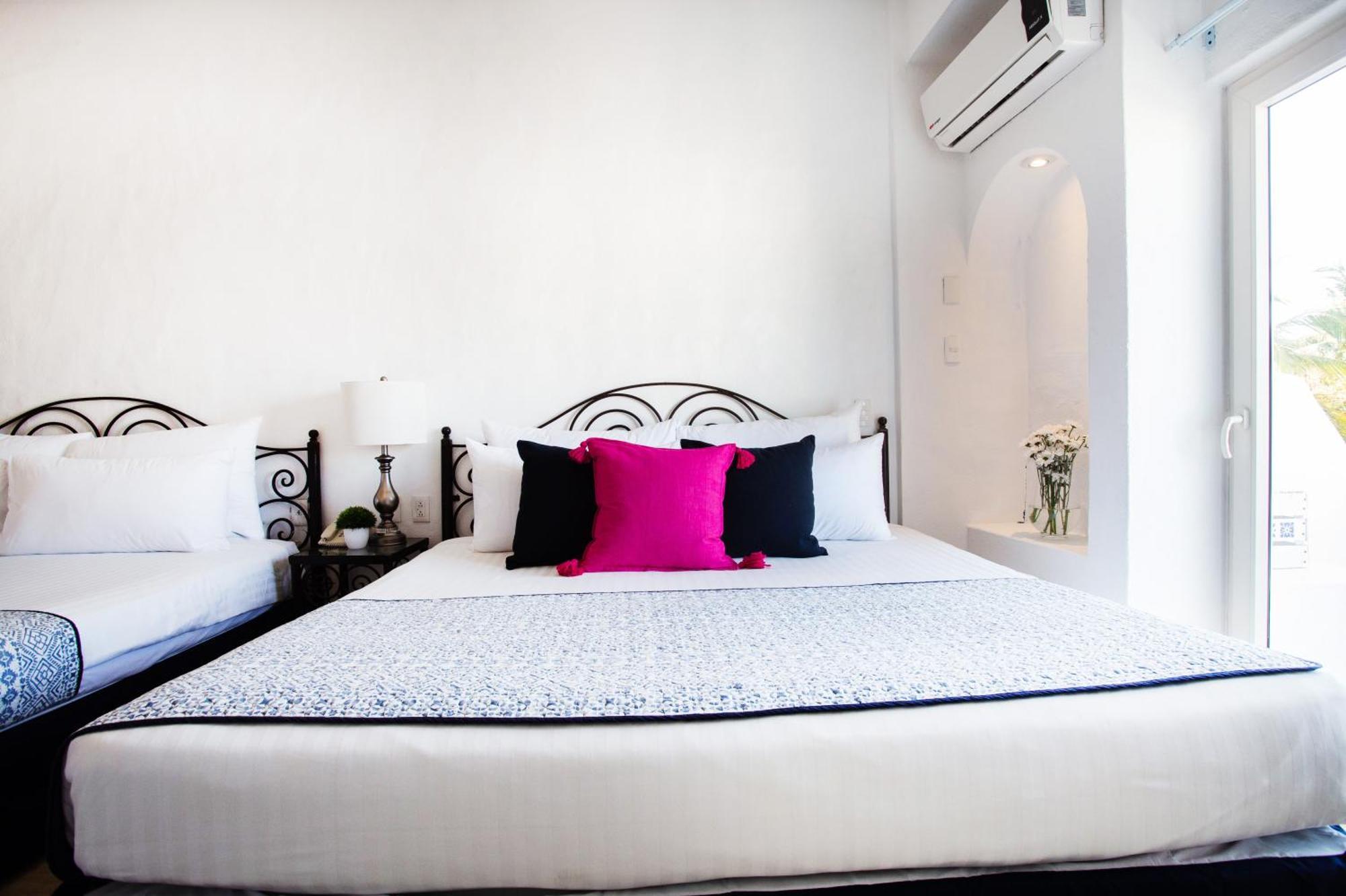 Hotel Suites Mar Elena (Adults Only) بويرتو فالارتا المظهر الخارجي الصورة